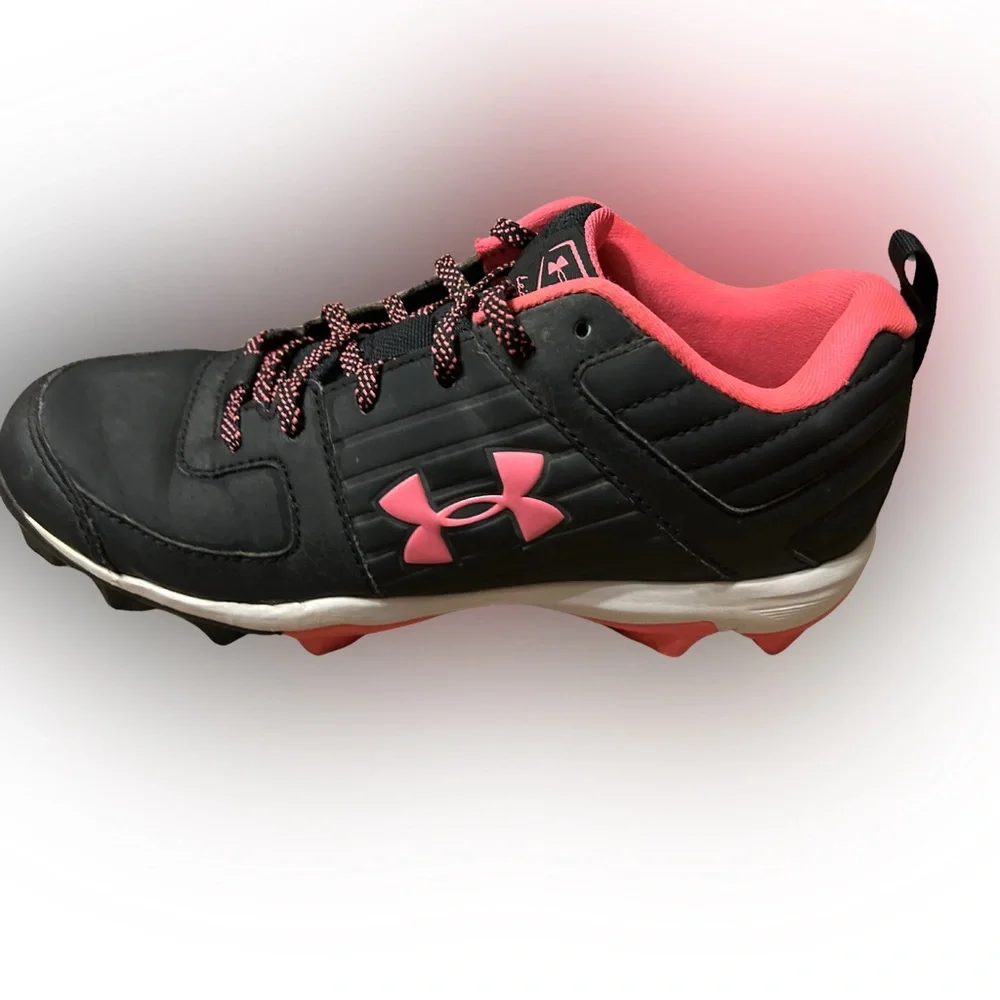 Under Armour Kids 5Y  Black and Pink Cleats - Picture 3 of 13